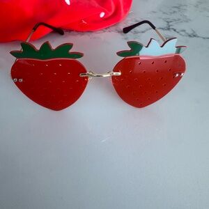 Strawberry-Shaped Sunglasses - Red and Green